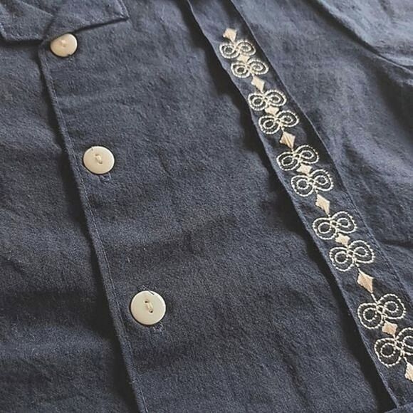 Kid's navy short sleeve Mexican guayabera shirt - Picture 4 of 9